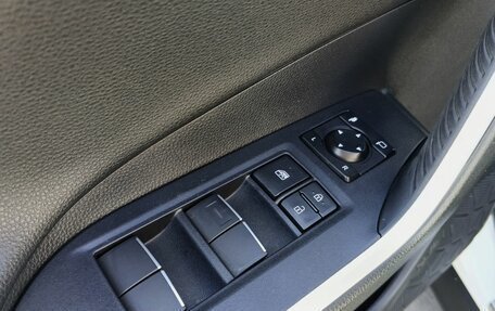 Toyota RAV4, 2021 год, 3 899 000 рублей, 21 фотография