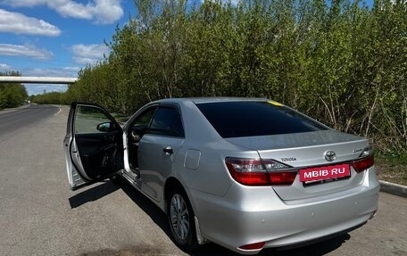 Toyota Camry, 2015 год, 2 250 000 рублей, 4 фотография
