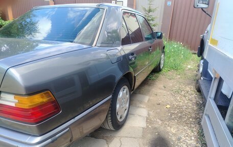 Mercedes-Benz W124, 1988 год, 300 000 рублей, 4 фотография