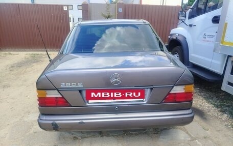 Mercedes-Benz W124, 1988 год, 300 000 рублей, 3 фотография