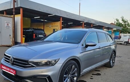 Volkswagen Passat B8 рестайлинг, 2020 год, 2 690 000 рублей, 2 фотография