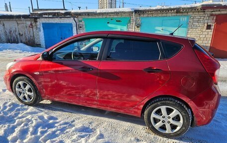 Hyundai Solaris II рестайлинг, 2011 год, 800 000 рублей, 6 фотография