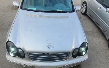 Mercedes-Benz C-Класс, 2004 год, 435 000 рублей, 3 фотография