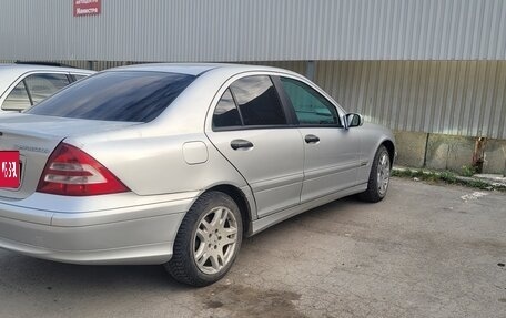 Mercedes-Benz C-Класс, 2004 год, 435 000 рублей, 2 фотография