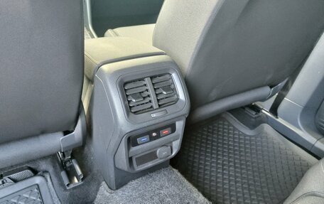 Volkswagen Tiguan II, 2017 год, 2 190 000 рублей, 36 фотография