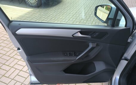 Volkswagen Tiguan II, 2017 год, 2 190 000 рублей, 37 фотография