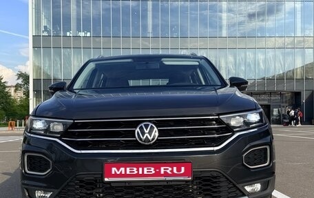 Volkswagen T-Roc I, 2021 год, 2 690 000 рублей, 1 фотография