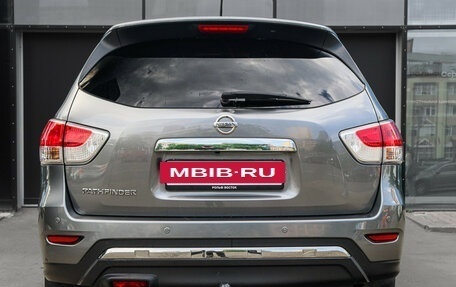 Nissan Pathfinder, 2016 год, 1 800 000 рублей, 5 фотография