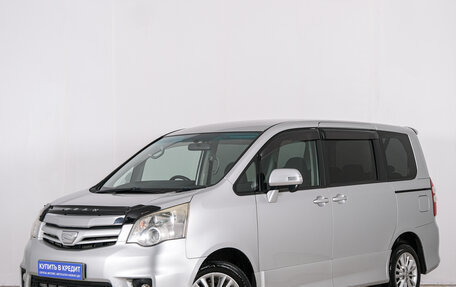 Toyota Noah III, 2010 год, 1 399 000 рублей, 4 фотография