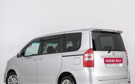 Toyota Noah III, 2010 год, 1 399 000 рублей, 5 фотография