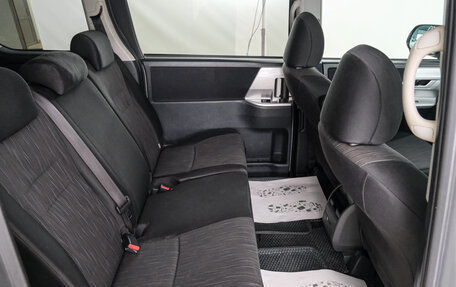 Toyota Noah III, 2010 год, 1 399 000 рублей, 20 фотография