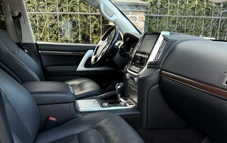 Toyota Land Cruiser 200, 2020 год, 4 800 000 рублей, 8 фотография