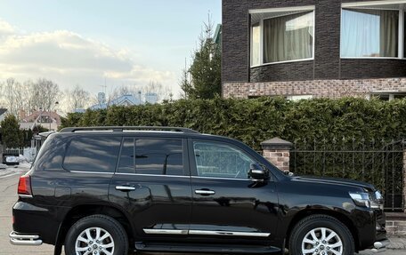 Toyota Land Cruiser 200, 2020 год, 4 800 000 рублей, 4 фотография