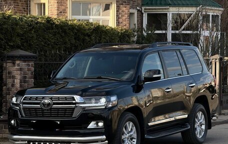 Toyota Land Cruiser 200, 2020 год, 4 800 000 рублей, 2 фотография