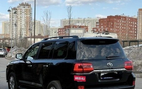 Toyota Land Cruiser 200, 2020 год, 4 800 000 рублей, 3 фотография