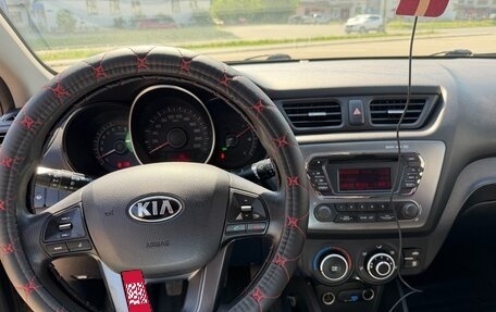 KIA Rio III рестайлинг, 2013 год, 950 000 рублей, 20 фотография