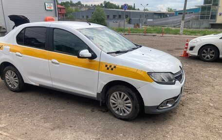 Renault Logan II, 2018 год, 850 000 рублей, 4 фотография