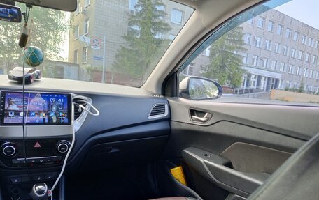 Hyundai Solaris II рестайлинг, 2019 год, 1 470 000 рублей, 11 фотография