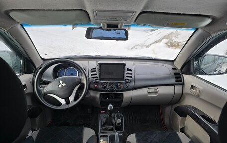 Mitsubishi L200 IV рестайлинг, 2011 год, 1 950 000 рублей, 8 фотография