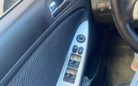 Hyundai Solaris II рестайлинг, 2012 год, 1 100 000 рублей, 8 фотография