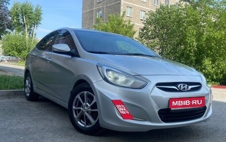 Hyundai Solaris II рестайлинг, 2012 год, 1 100 000 рублей, 2 фотография
