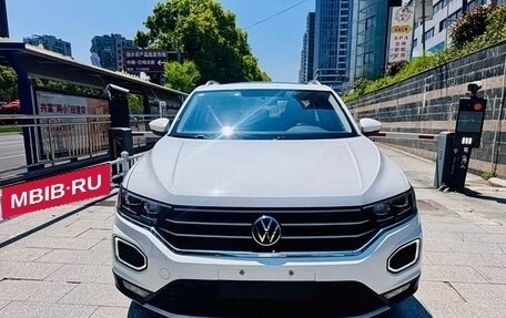 Volkswagen T-Roc I, 2021 год, 1 350 000 рублей, 3 фотография