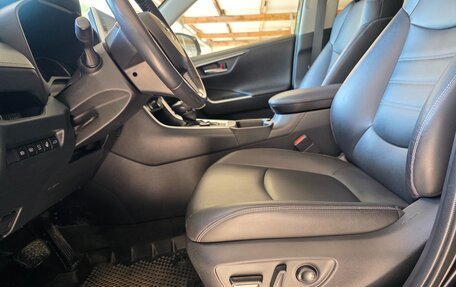 Toyota RAV4, 2020 год, 3 300 000 рублей, 5 фотография