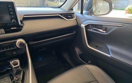 Toyota RAV4, 2020 год, 3 300 000 рублей, 14 фотография