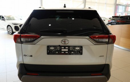 Toyota RAV4, 2021 год, 3 200 000 рублей, 6 фотография