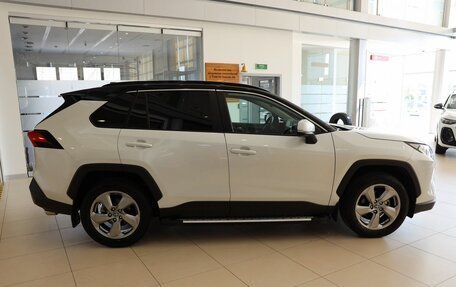 Toyota RAV4, 2021 год, 3 200 000 рублей, 4 фотография