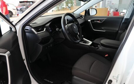Toyota RAV4, 2021 год, 3 200 000 рублей, 14 фотография