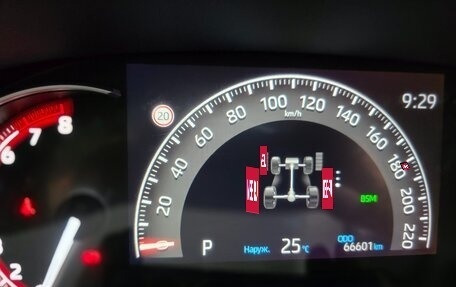Toyota RAV4, 2020 год, 3 300 000 рублей, 9 фотография