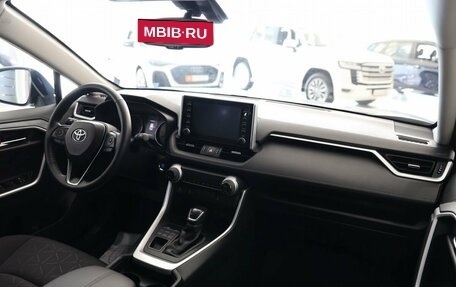 Toyota RAV4, 2021 год, 3 200 000 рублей, 16 фотография