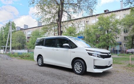 Toyota Voxy III, 2016 год, 2 030 000 рублей, 12 фотография