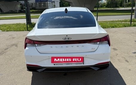 Hyundai Elantra, 2020 год, 1 800 000 рублей, 4 фотография