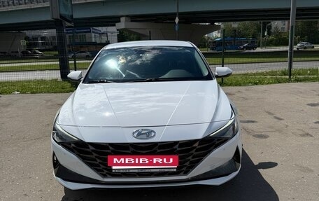 Hyundai Elantra, 2020 год, 1 800 000 рублей, 13 фотография