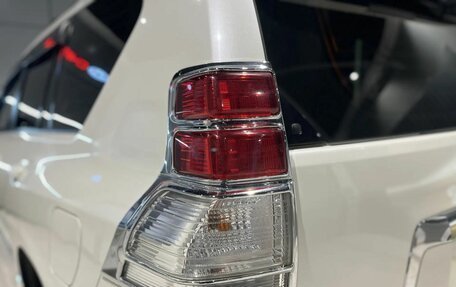 Toyota Land Cruiser Prado 150 рестайлинг 2, 2011 год, 3 590 000 рублей, 12 фотография