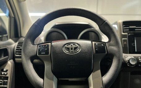Toyota Land Cruiser Prado 150 рестайлинг 2, 2011 год, 3 590 000 рублей, 16 фотография