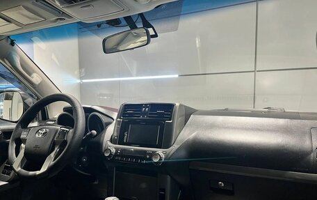 Toyota Land Cruiser Prado 150 рестайлинг 2, 2011 год, 3 590 000 рублей, 22 фотография
