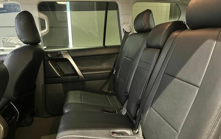 Toyota Land Cruiser Prado 150 рестайлинг 2, 2011 год, 3 590 000 рублей, 24 фотография