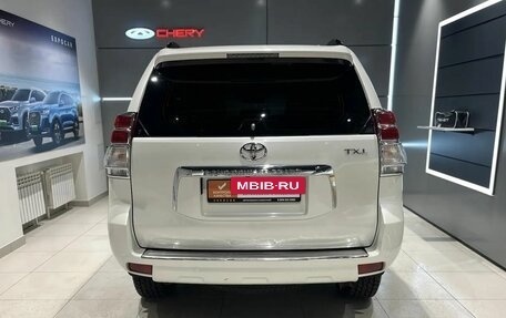 Toyota Land Cruiser Prado 150 рестайлинг 2, 2011 год, 3 590 000 рублей, 6 фотография