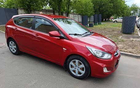 Hyundai Solaris II рестайлинг, 2014 год, 800 000 рублей, 2 фотография