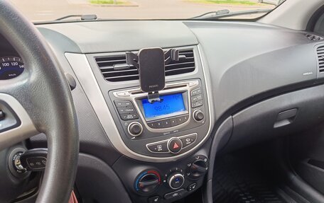 Hyundai Solaris II рестайлинг, 2014 год, 800 000 рублей, 13 фотография