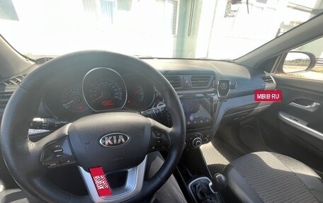 KIA Rio III рестайлинг, 2013 год, 835 000 рублей, 10 фотография