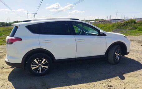 Toyota RAV4, 2017 год, 2 580 000 рублей, 3 фотография