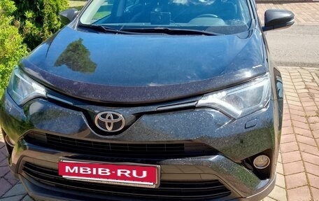 Toyota RAV4, 2017 год, 2 400 000 рублей, 2 фотография