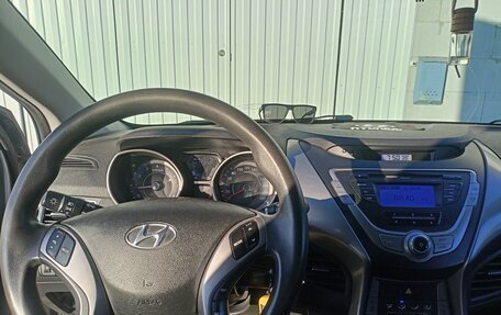 Hyundai Elantra V, 2013 год, 1 000 000 рублей, 11 фотография