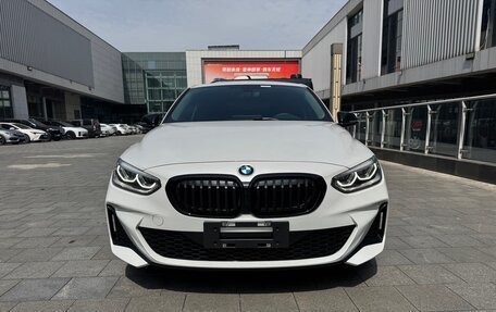 BMW 1 серия, 2023 год, 2 300 000 рублей, 2 фотография