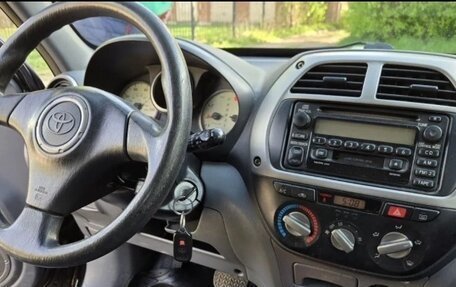 Toyota RAV4, 2001 год, 570 000 рублей, 3 фотография