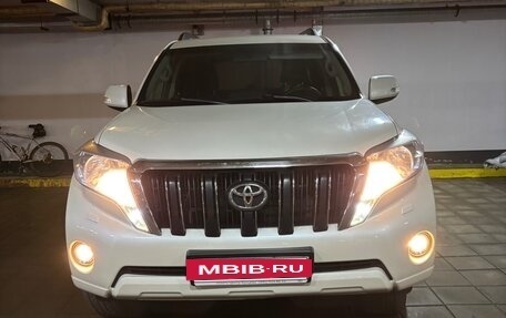 Toyota Land Cruiser Prado 150 рестайлинг 2, 2015 год, 3 250 000 рублей, 5 фотография